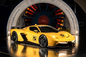 Emerson Fittipaldi lança seu próprio carro: Fittipaldi EF7 Gran Turismo