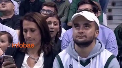 La respuesta de este joven al KISS CAM de la NBA (No la besare, ella es mi madre)