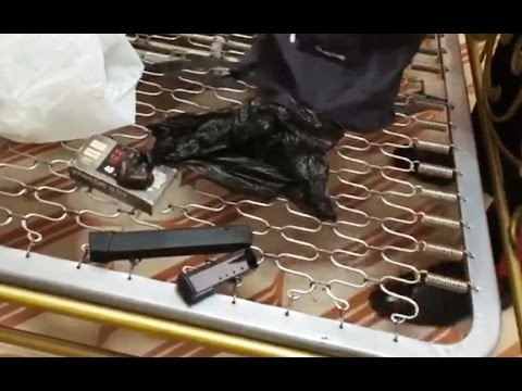 Napoli - Armi e droga sotto un materasso al rione Traiano (29.04.17)