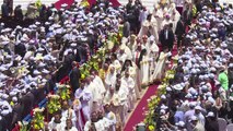 البابا فرنسيس يدعو الى الحوار والأخوة أمام الكاثوليك المصريين