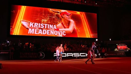 Stuttgart - Mladenovic sort Sharapova !