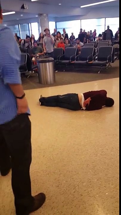 Cops TASED man at LAX after breaking through TSA security 5.20.15