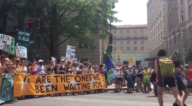 Demonstrators Surround White House at People's Climate March