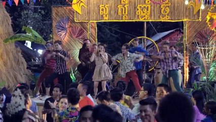 តាមអីតាមយ៉ាងហ្នឹង - អេននី - Town VCD Vol 86 [Official MV]