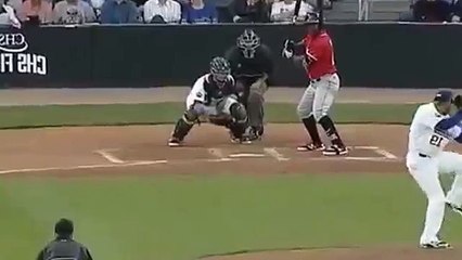 Baseball fan catches ball without spilling his beer #ThugLife