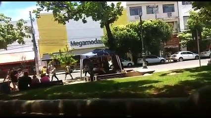 Challenges 01 falling on the street CAINDO-EM-PÚBLICO-TeDesafioBruno