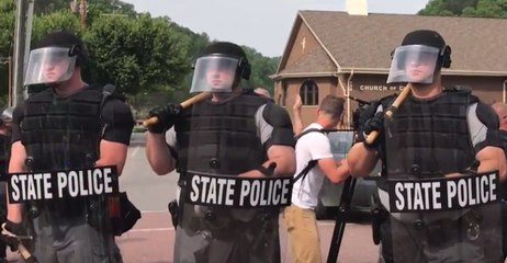 Riot Police Move in on Counter Protesters in Pikeville, Kentucky