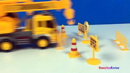 UNBOXING HERACLES BUILDED TRUCK MIGHTY MACHINES CEMENT TRUCK AND CRANE AND SIGNS WITH CAT VEHICLES-UxQZl