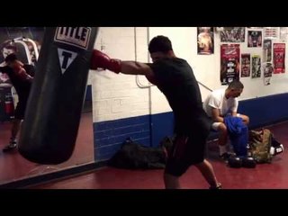 Knock out artist 130 lbs signed to Mayweather promotions Rolando Romero - EsNews boxing