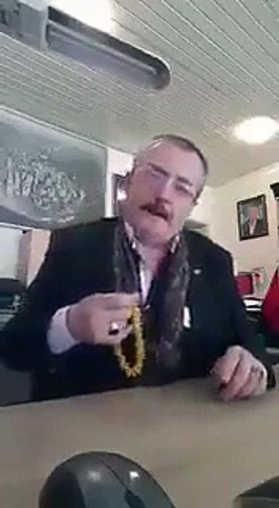 Cümleye 'Oğlum Fransa' Diye Başlayarak Jest ve Mimikleriyle Tehditkar Bir Konuşma Yapan Dayı