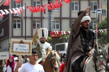 477. Mesir Macunu Festivali Kortej Yürüyüşüyle Başladı