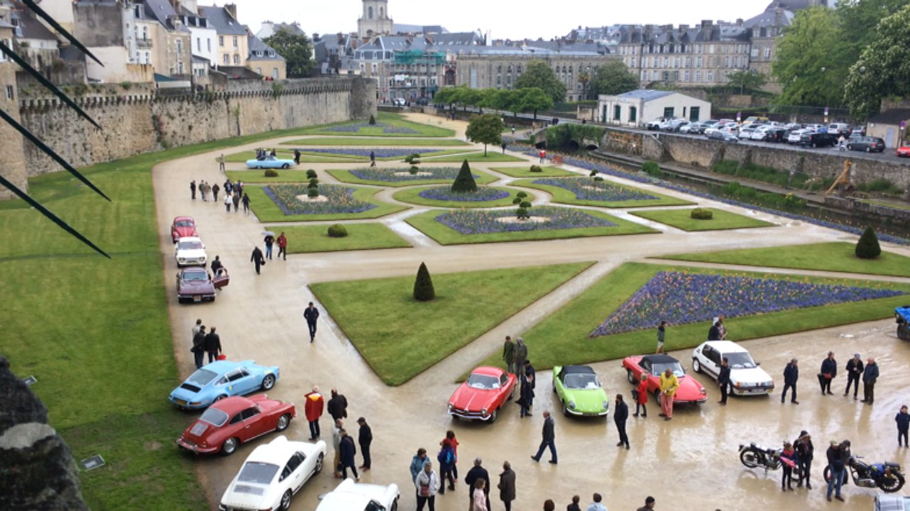 Première fête des véhicules anciens