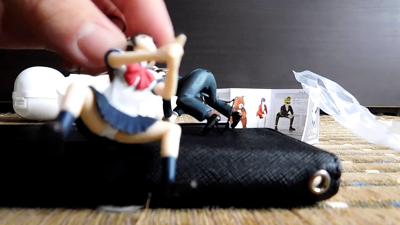 ＃1【ガチャガチャ】パンダの穴KAN-CHO