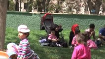 Sıcak Havayı Fırsat Bilen Gaziantepliler Parkları Doldurdu