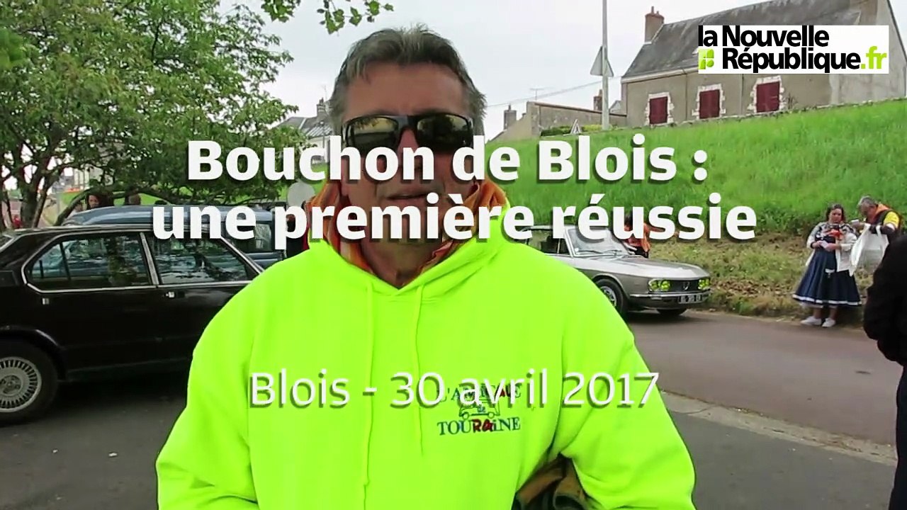 VIDEO (41) Le Bouchon de Blois : 500 véhicules d'époque dans la ville