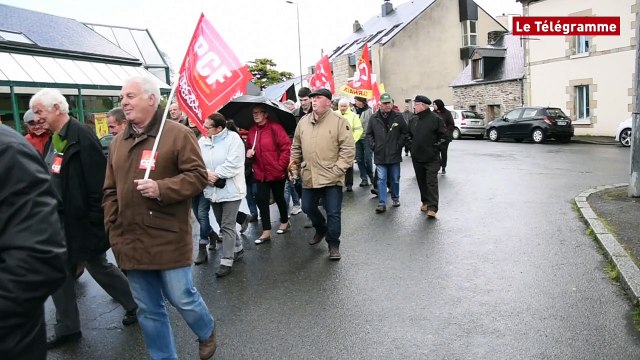 Carhaix. Une centaine de personnes pour le 1er-Mai