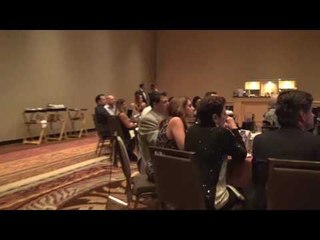 Roberto Duran Watching His First KO - esnews boxing