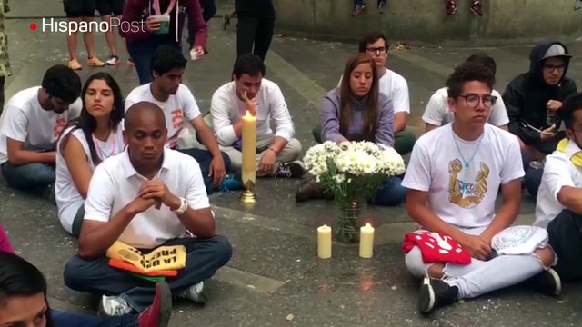 Estudiantes y sociedad civil rindieron homenaje a fallecidos en protestas