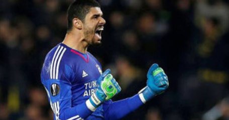 Fenerbahçeli Kaleci Fabiano'nun Çapraz Bağları Koptu