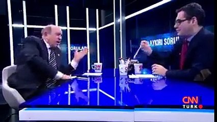 Enver Aysever Burhan Kuzuya Neden solcular hep siyasi suçtan içeri giriyor da sağcılar hırsızlıktan yolsuzluktan giriyor