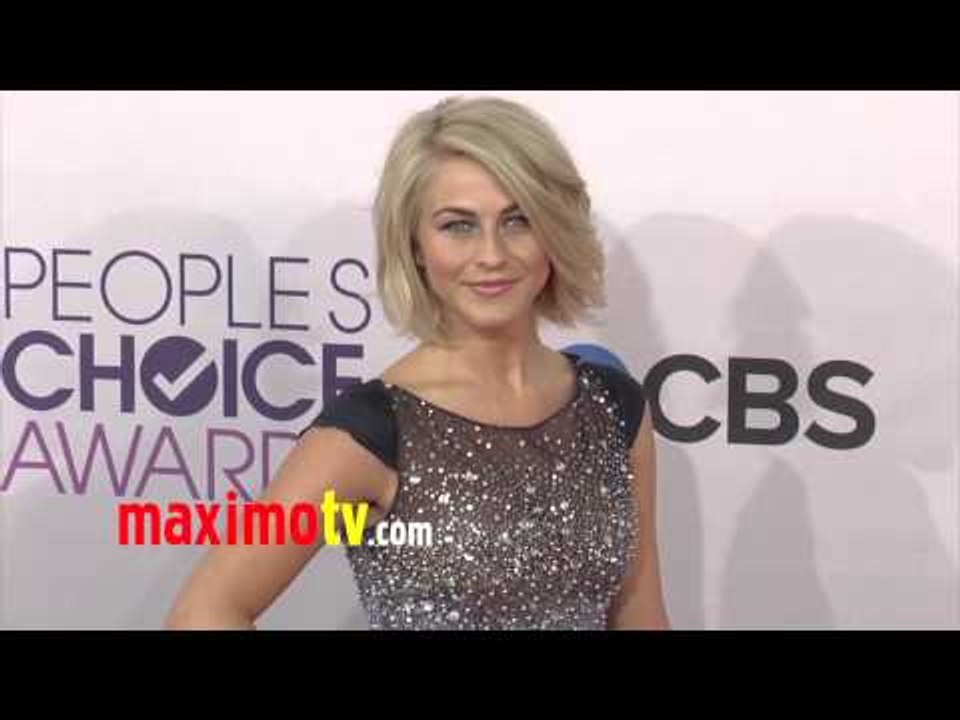 Julianne Hough People's Choice Awards 2013 Red Carpet Arrivals
