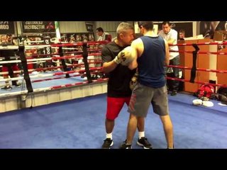 Great technic tip from Robert Garcia with Lindolfo Delgado - EsNews boxing