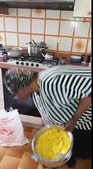 Vous n'allez plus jamais manger du riz en voyant çà !