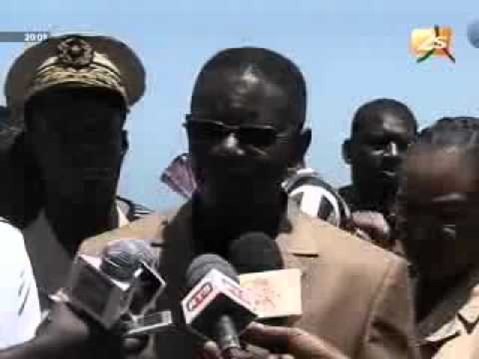Le Ministre de la pêche visite le port de pêche de St Louis  - Jt Français - 30 Mai 2012