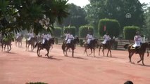 Cumhurbaşkanı Erdoğan'ı Hindistan'da Atlı Birlikler Karşıladı