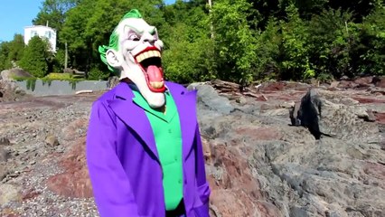 Frozen Elsa LOBSTER PINCH! w_ Spiderman Joker Princess Rapunzel Joker Girl! Superheroes IRL-gI