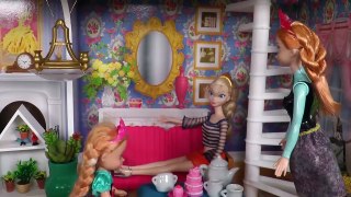 WASHER ! Laundry - Elsa & Anna toddlers - Dirty Dress - Accident - Foam - Mess - Soap - Playing-Bz