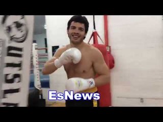 A Slim Julio Cesar Chavez Jr Got Very Quick Hands Lands Combos - EsNews Boxing