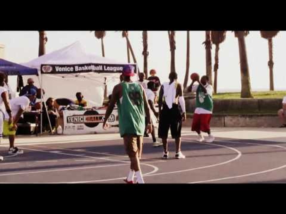 Elie Seckbach Playing Basketball With Slam Dunk Contest Winners - esnews