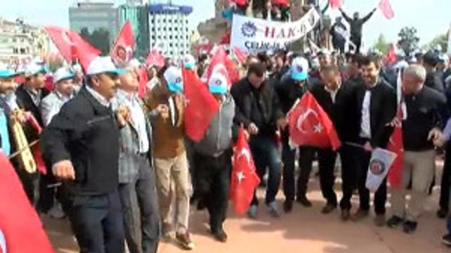 Taksim'de Horonlu Kutlama