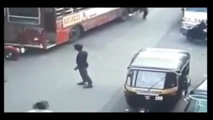 sakinaka bus accident in mumbai best bus-7AMJ2