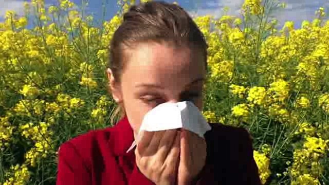 HOW TO INSTANTLY GET RID OF TIRED, PUFFY, SWOLLEN EYES & DARK CIRCLES