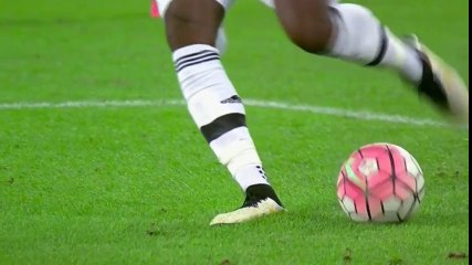 Unexpectedly spectacular passes in football