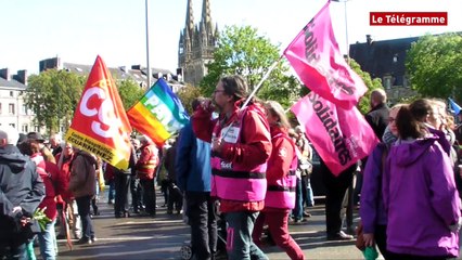 Video herunterladen: Quimper. 1er-Mai : Près de 80 personnes répondent à l'appel de la CFDT