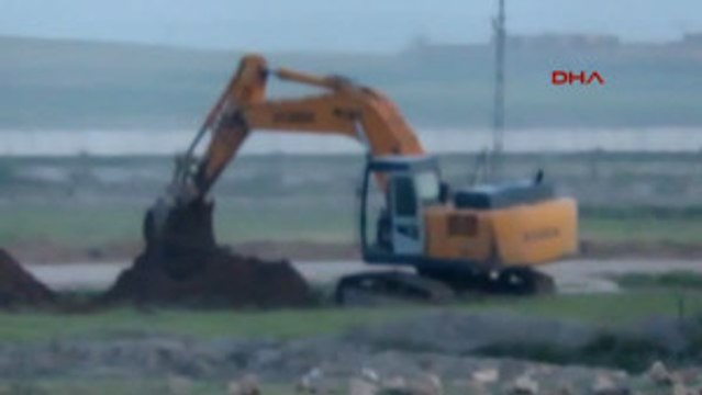 Şanlıurfa Suriye Sınırında Türkiye Mevzi, Pyd Hendek Kazdı