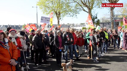 Lannion. 400 manifestants pour le 1er-Mai (Le Télégramme)