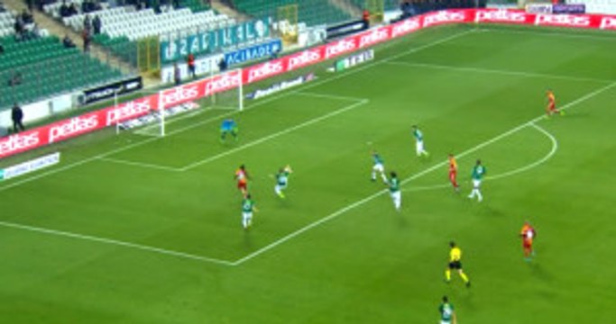 Galatasaray'ın Penaltısını Çalmayan Halis Özkahya Geceye Damgasını Vurdu