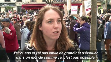 paroles d'anti-FN dans la manifestation parisienne