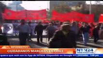 Chilenos marchan para mostrar su inconformismo por proyecto de reducción de horas laborales en el Día Internacional del Trabajo