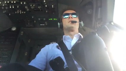 A Pilot Video Shows Landing A 737 In Dangerous Crosswinds