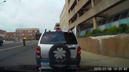 Emergency helicopter landing in the city looks and sounds cool