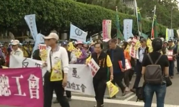 Demo Buruh di Taiwan Tolak Pengurangan Pensiun