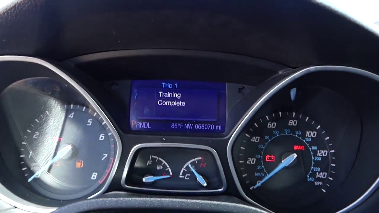 Ford Focus LOW TIRE PRESSURE Light How to train TPMS on Focus mk3 2012 2013 2014 2015 2016