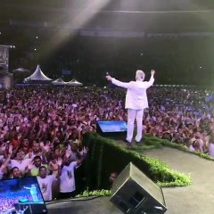 Ps Benny Hinn Worship Moment in Brazil