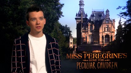 Ella Purnell & Asa Butterfield - Miss