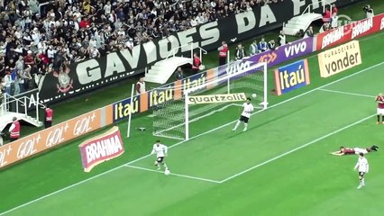 Timão derrota o Furacão em casa e volta ao G4